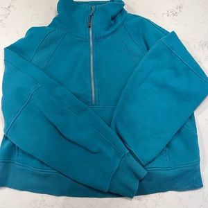 Lululemon Scuba oversized half-zip funnel neck in colour Oceanic. Size M/L. EUC